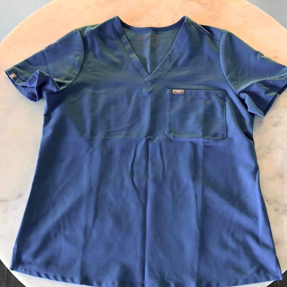 Figs Scrub Top